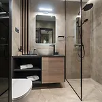 Velvet & 4* زادار