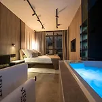 Velvet & 4* زادار