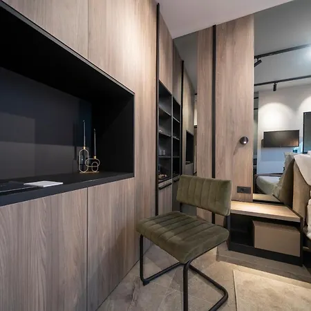 Velvet & Pensjonat 4*