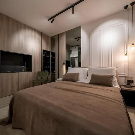 Velvet & Pensjonat 4*