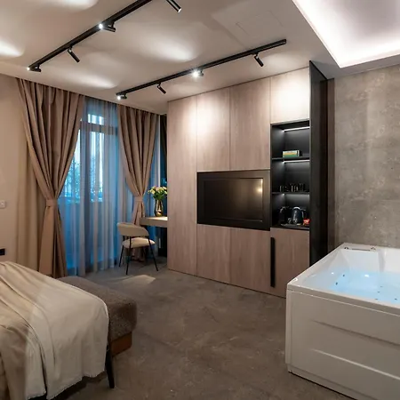 Velvet & Guest house 4*