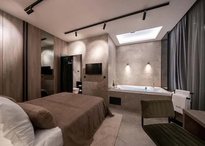 Velvet & Guest house