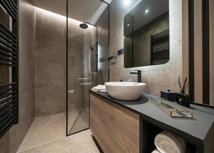 Velvet & Guest house 4*