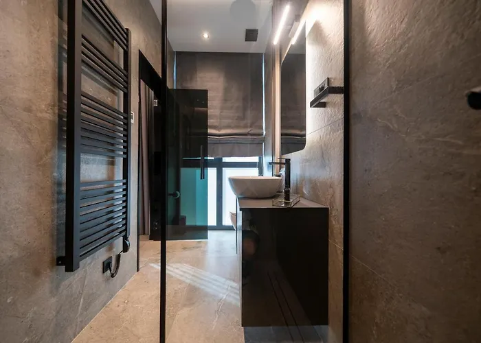 Velvet & Guest house