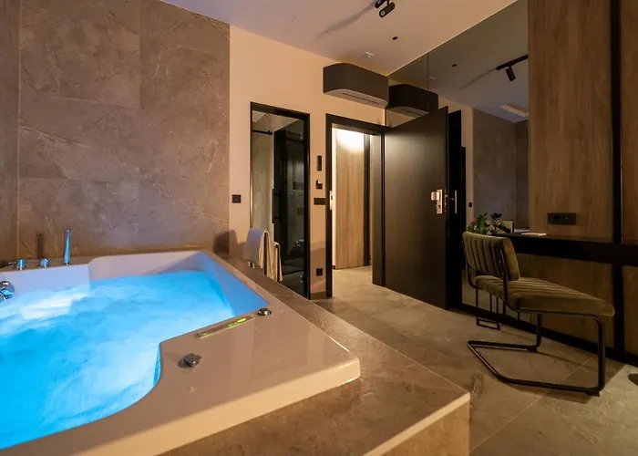 Guest house Velvet & 4*