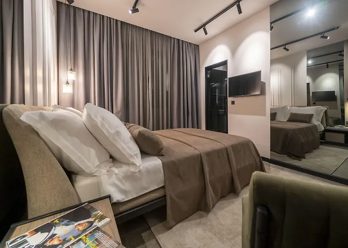 ゲストハウス Velvet & 4*