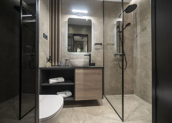 Velvet & ゲストハウス ザダル